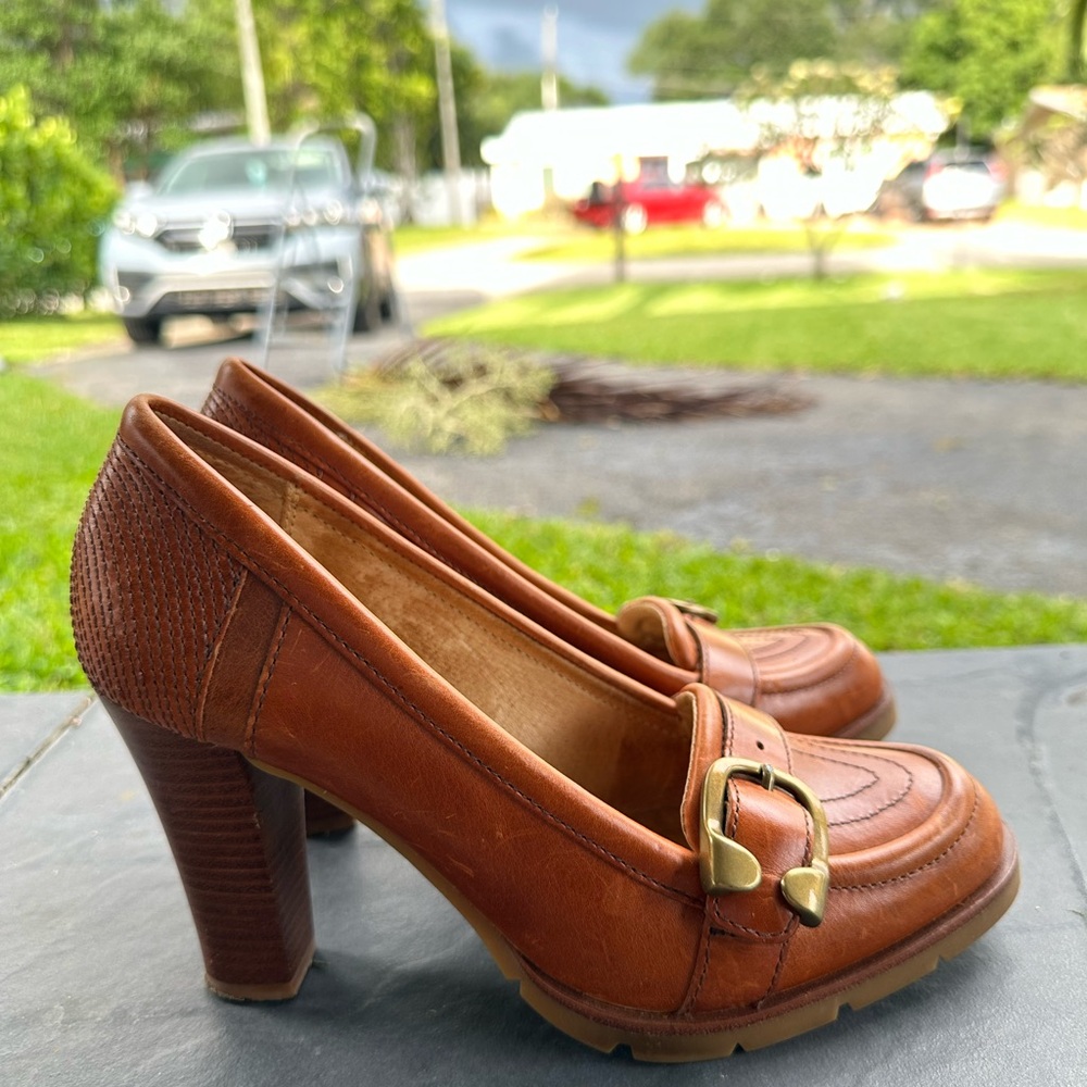 Michael Kors Elegant Brown Leather Heels